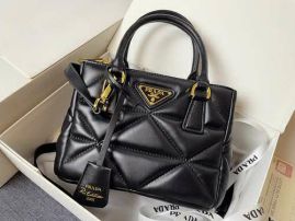 Picture of Prada Lady Handbags _SKUfw127030036fw